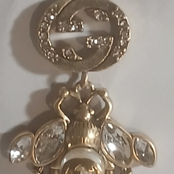 Authentic Vintage Gucci Gold Tone Faus Pearl Crystal Bee Earrings - Picture 4 of 11